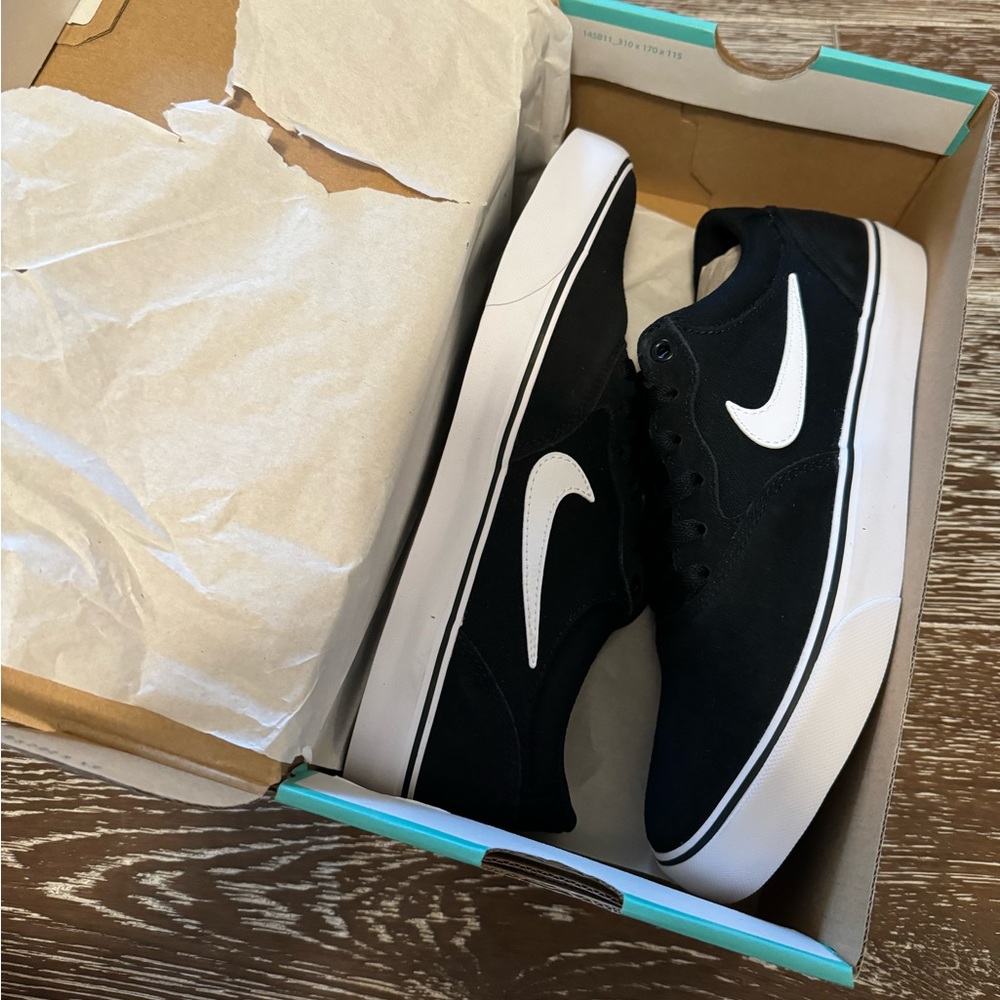 Nike SB Chron 2 - B&W